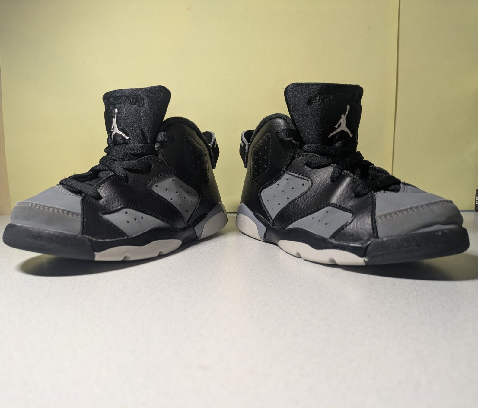 Jordan Scarpe da uomo: Air Jordan 6 Retro Black Grey Gr. 27 – Usato da Bubikon venduto da el-ectronico 3