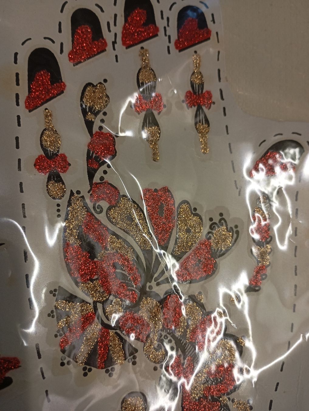 Sticker: Temporary Henna Style Hand Tattoo Sticker – Usato da Bern venduto da pav_8b6j 1