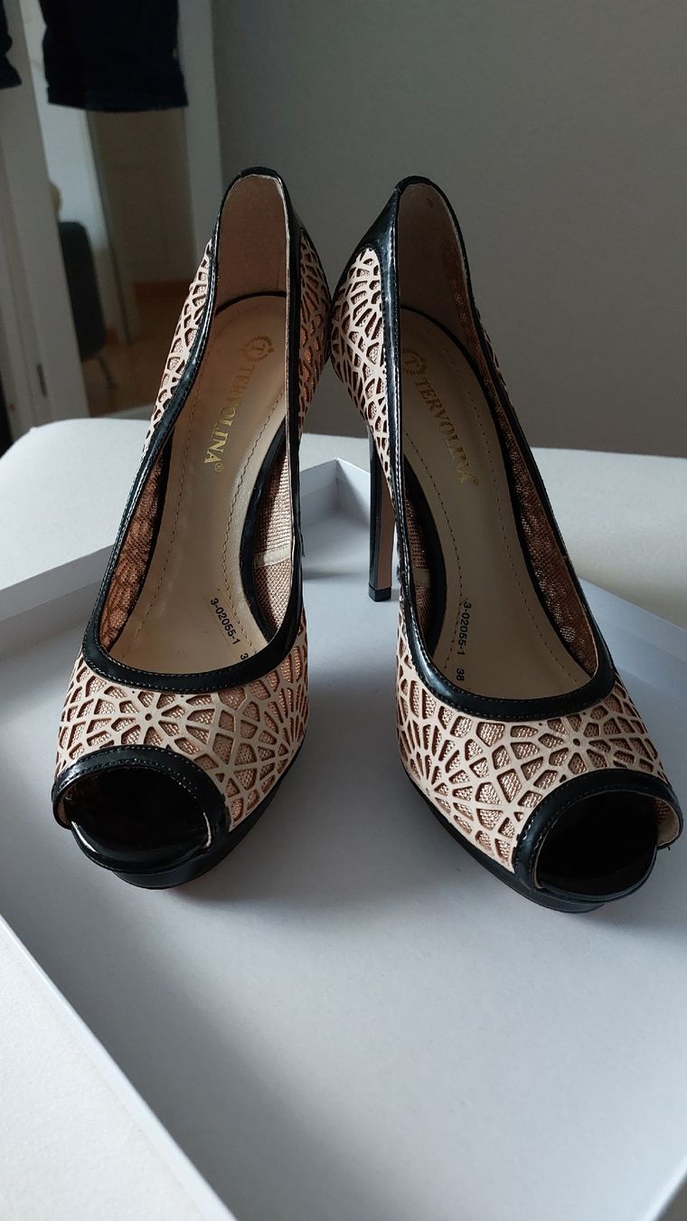 Pompe & Parti di ricambio: Schuhe, Pumps,  Gr. 38 – Usato da Thun venduto da Alexanna