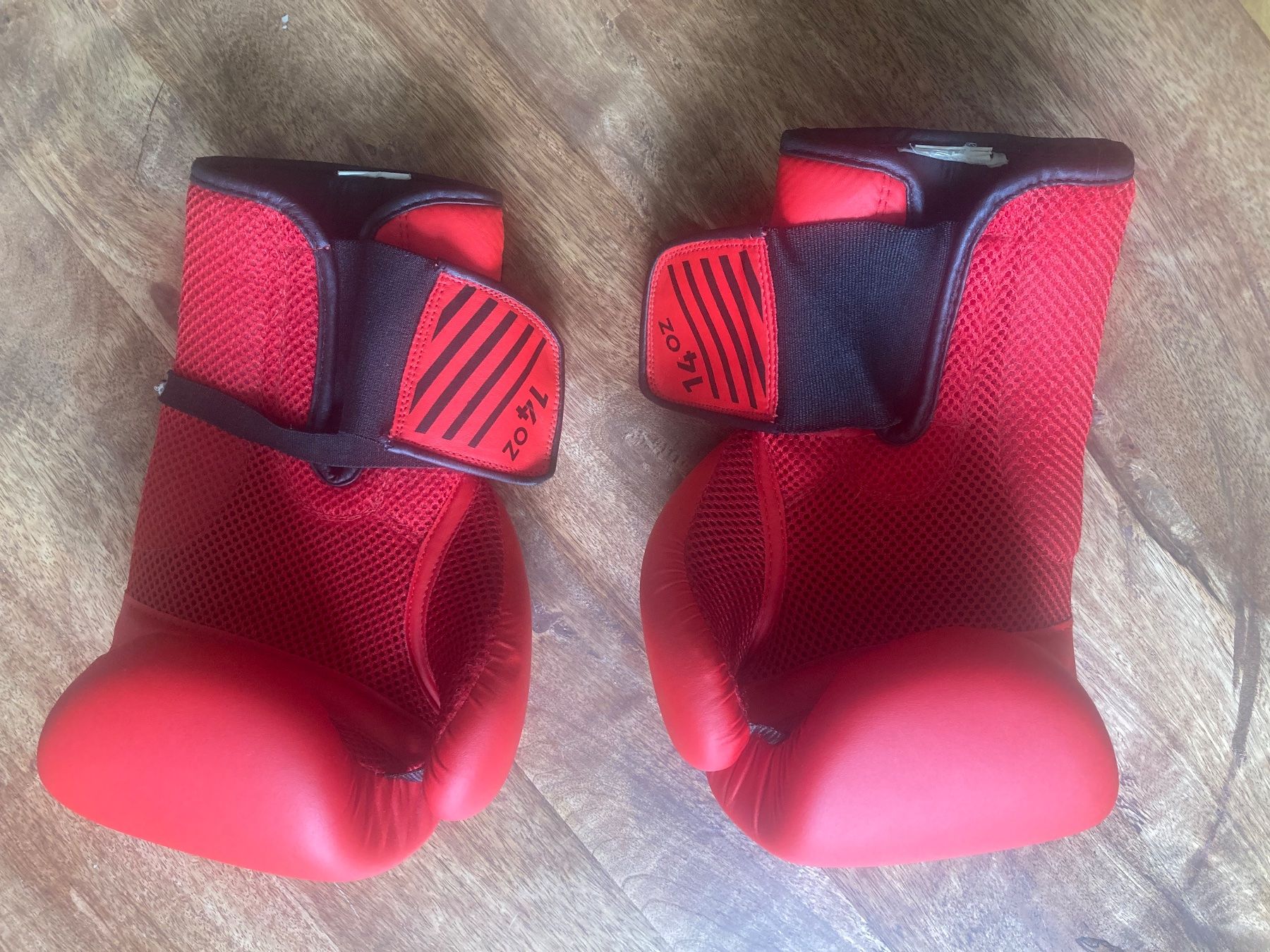 Guanti & manicotti: Boxen Handschuhen – Usato da Basel venduto da pot_sv8k 1