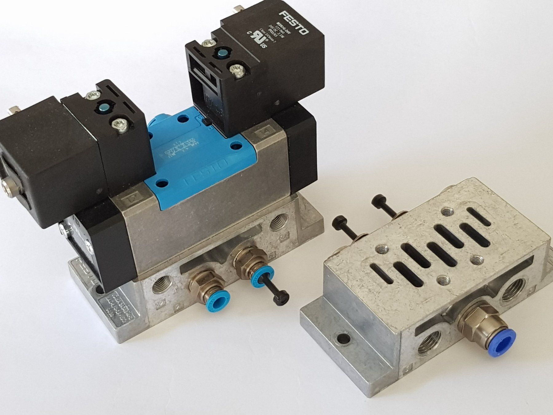 Festo Metall- & Schlosserei Sonstiges: 5/3 Magnet Ventil mit Anschlussplatte Magnetspule Dämpfer – Neu (gemäss Beschreibung) aus Kappelen von swyder 1