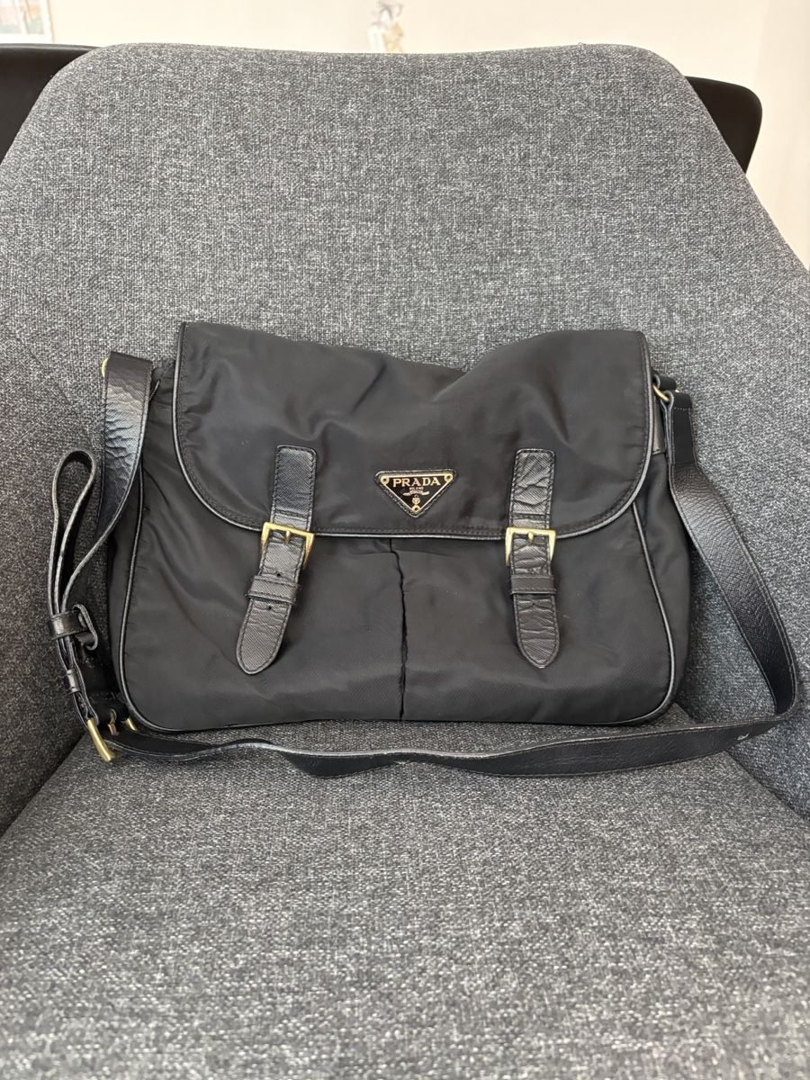 Prada Taschen für Damen: Vintage Prada Tasche Nylon Schwarz  – Gebraucht aus Nürensdorf von MXFOX