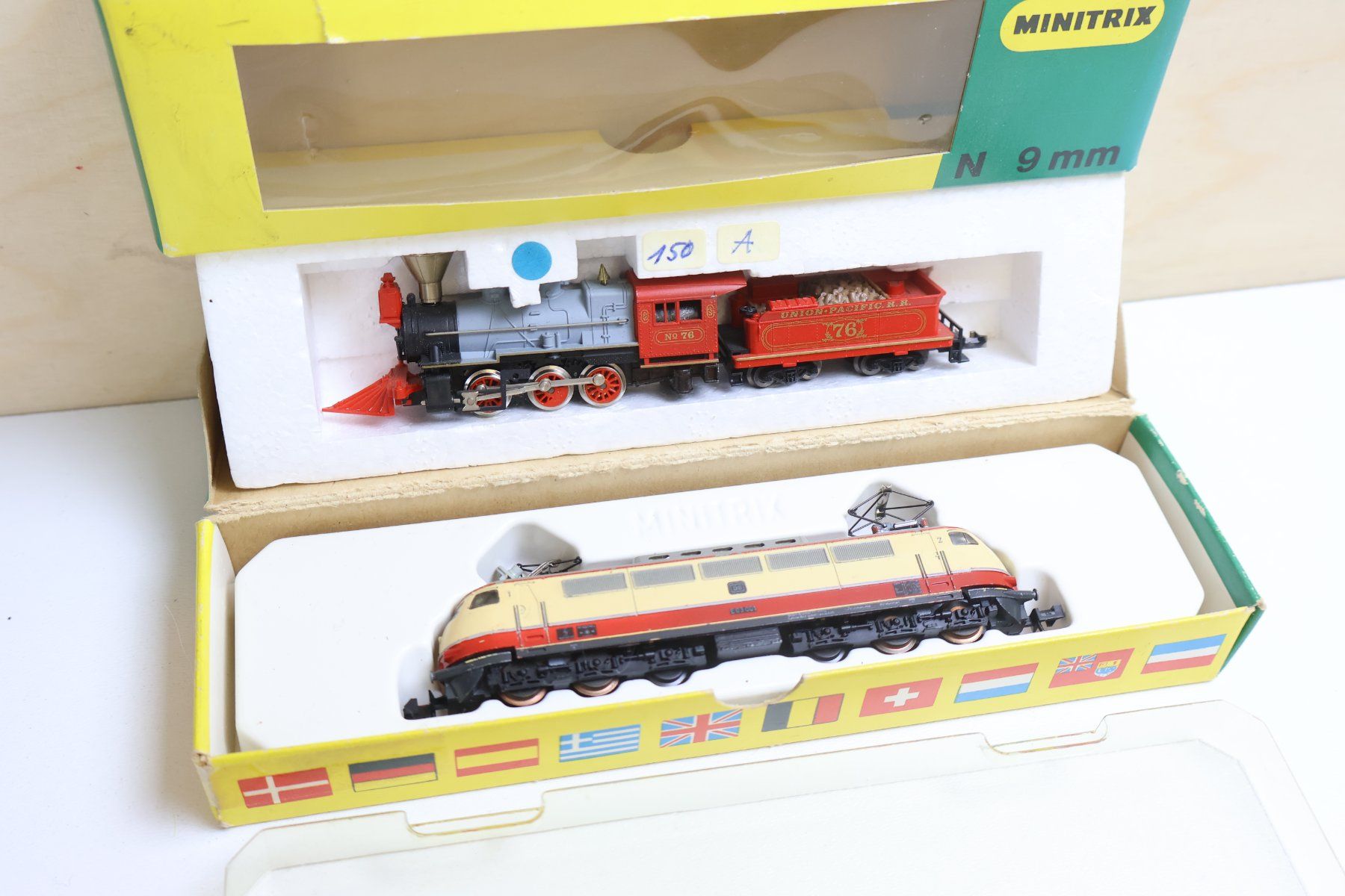 Trix Modelleisenbahnen: Minitrix 2 x Loks TEE BR E03 & Dampflok - Spur N – Gebraucht aus Winterthur von Monstera 1