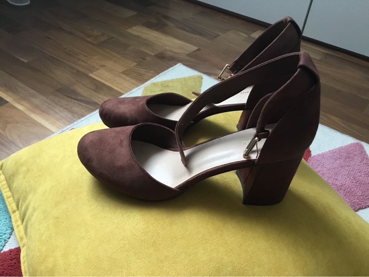 Graceland Scarpe da donna: Sandale Neu Graceland – Nuovo (secondo la descrizione) da emmenbrücke venduto da pamelaz