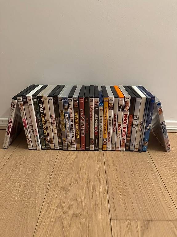 Tutti i DVDs: 29 DVD – Usato da Bad Ragaz venduto da kathr.n