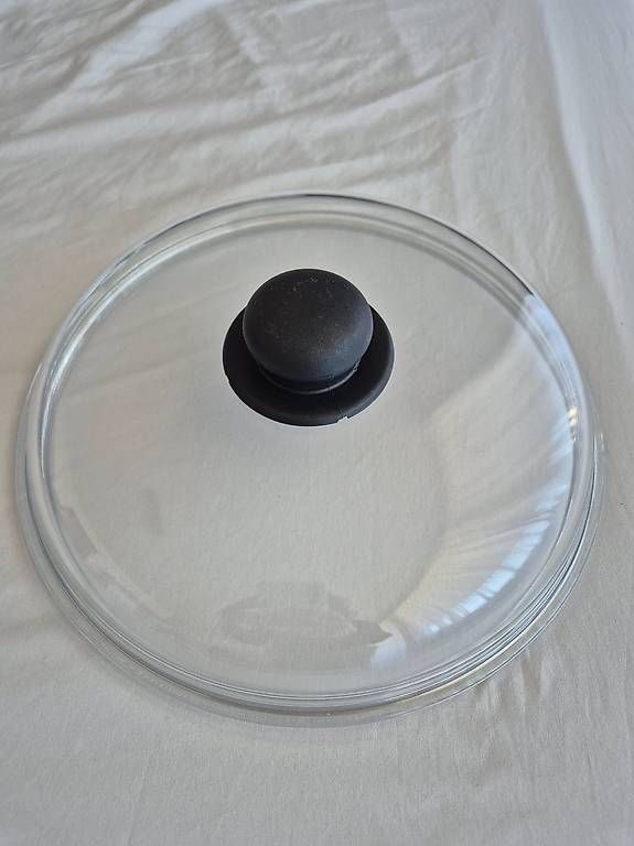 Casseroles: Topfdeckel aus Glas - 28 cm, 24 cm, 20 cm – D'occasion à Allschwil par BiHoh