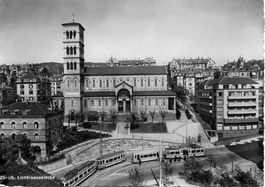 ZÜRICH Liebfrauenkirche - Stassenbahn, Tram