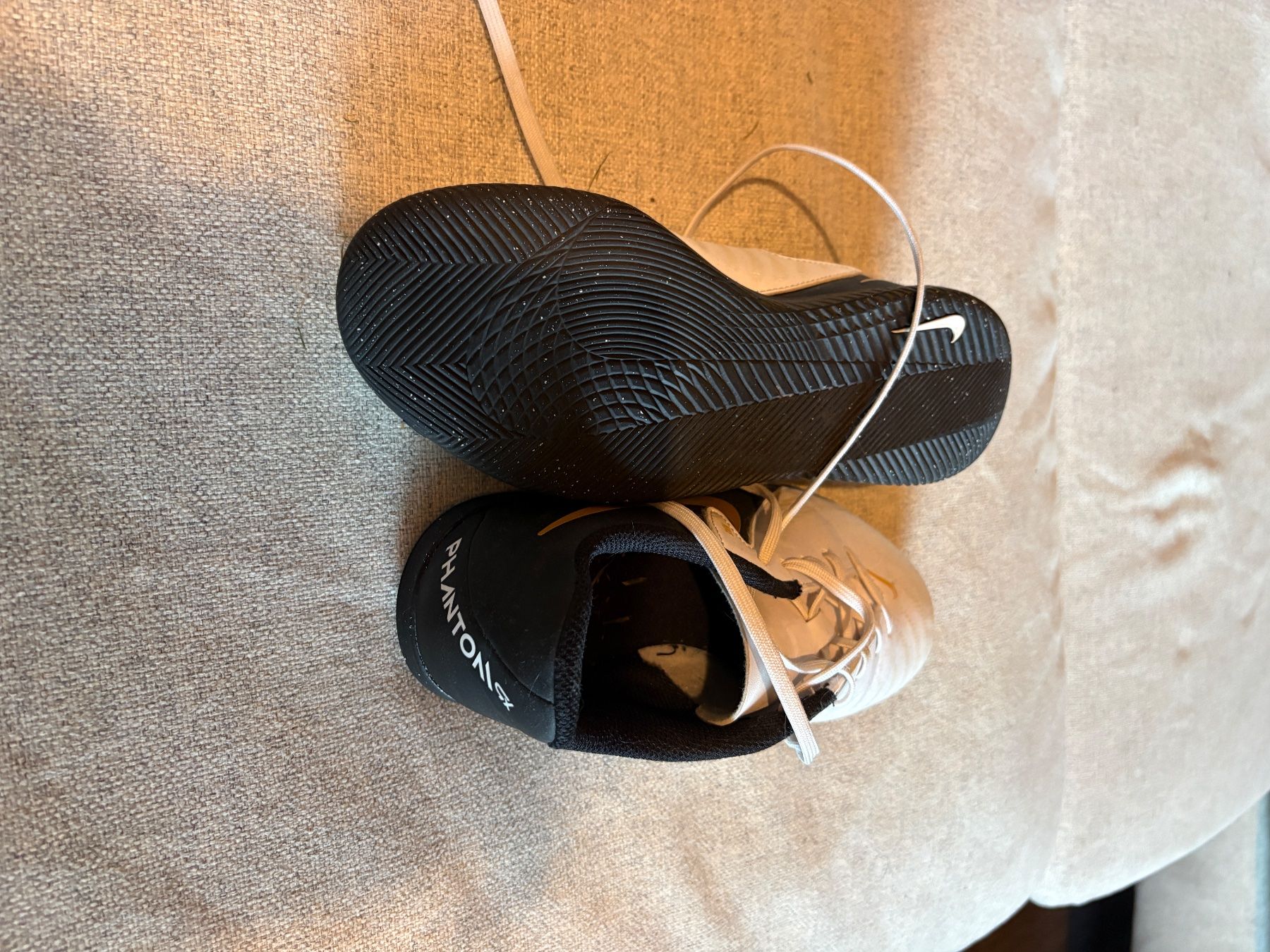 Nike Scarpe da uomo: Hallenschuhe – Usato da Brienz BE venduto da row_7mxr 1
