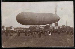 Foto-AK Augsburg, Zeppelin und Zuschauer