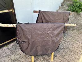 2 schöne dunkelbraune Fahrdecken