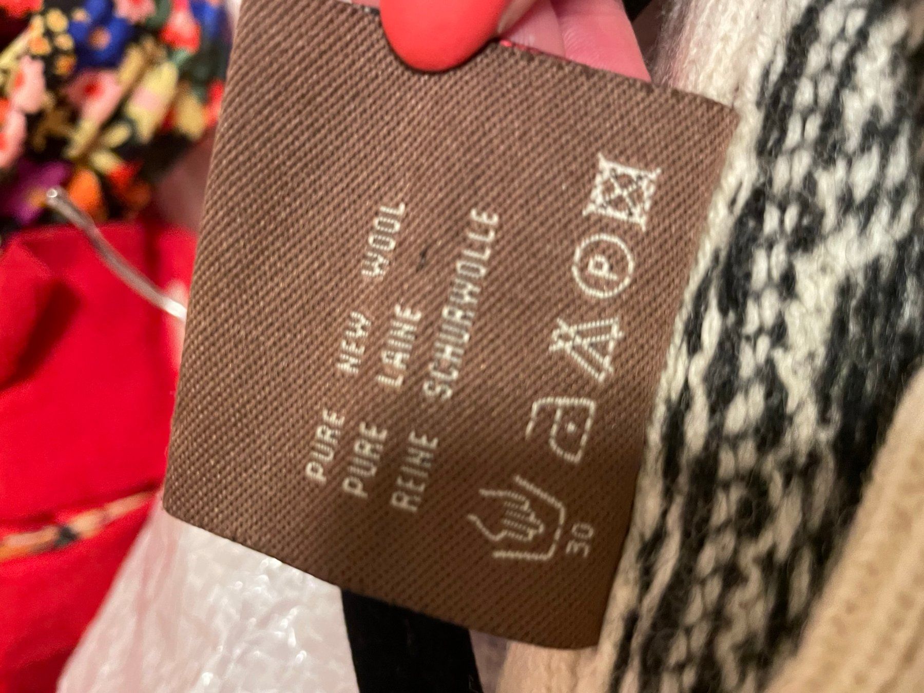 Pullover & Sweatshirts: Wunderschöner Norweger Pulli – Gebraucht aus Zürich von  4