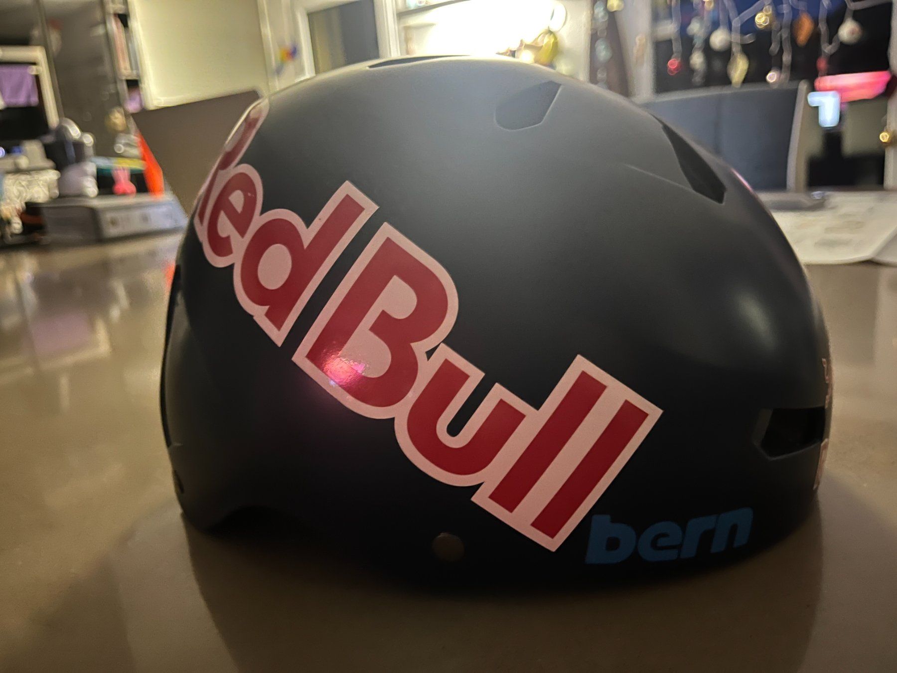 Caschi: Casque RedBull Bern – Usato da Versegères venduto da rebellion 2