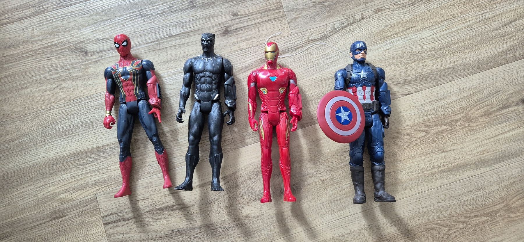 Marvel Giocattoli: Ab 1 Fr. Marvel Figuren – Usato da Rothrist venduto da Ingold83
