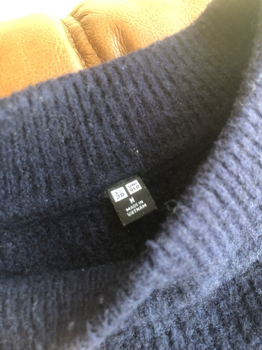 Uniqlo Maglioni & Felpe: Uniqlo Navy Sweater – Usato da Zürich venduto da pearsaregood 2