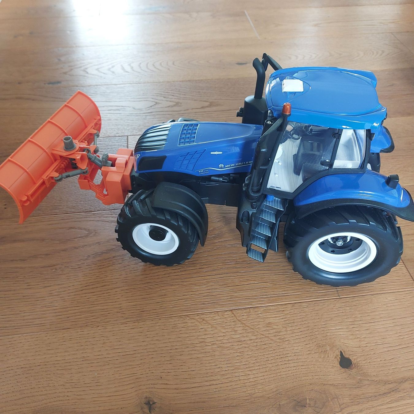 Spielzeuge: Ferngesteuerter Traktor New Holland – Neu (gemäss Beschreibung) aus Näfels von son_nb5b 4