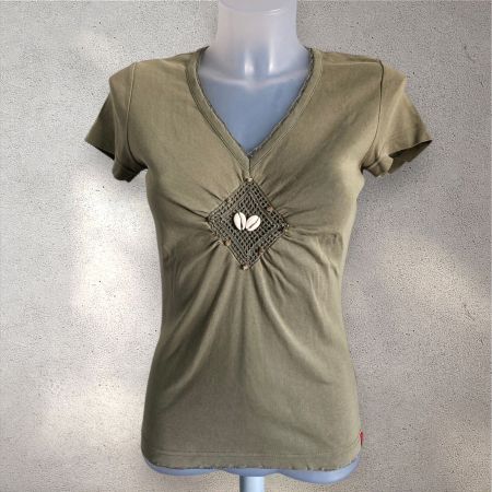 T-Shirt mit Muschel-Detail, Gr. S