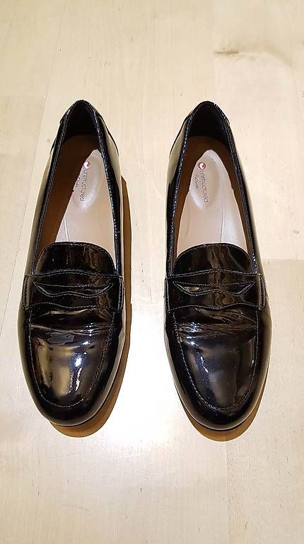 Damenschuhe: Mocassins noir brillant taille 39.5 – Gebraucht aus Versoix von oliviera71