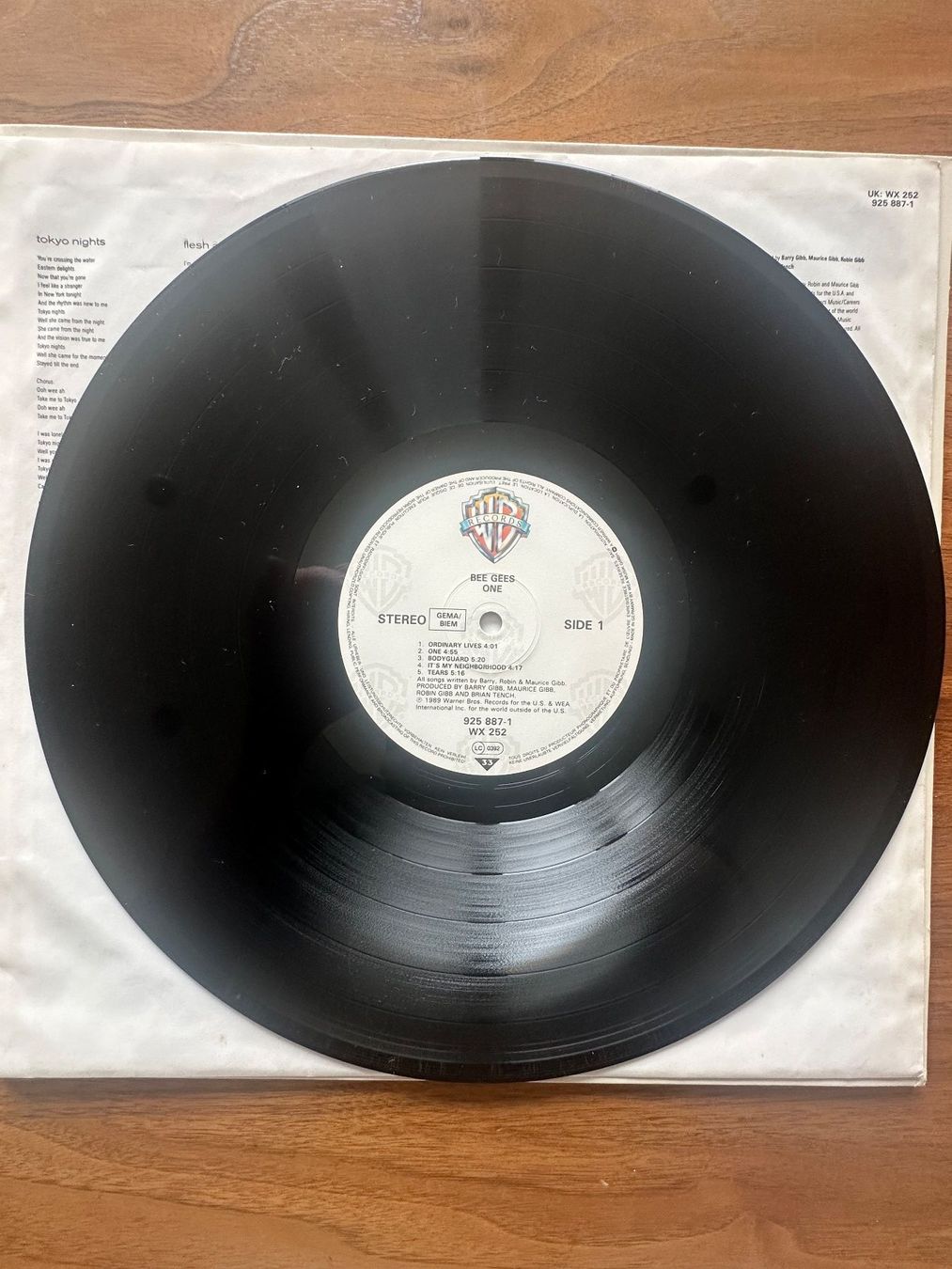 Dischi in vinile: 4 LP: Bee Gees und 1 LP Robin Gibb – Usato da Amriswil venduto da Valk1 4