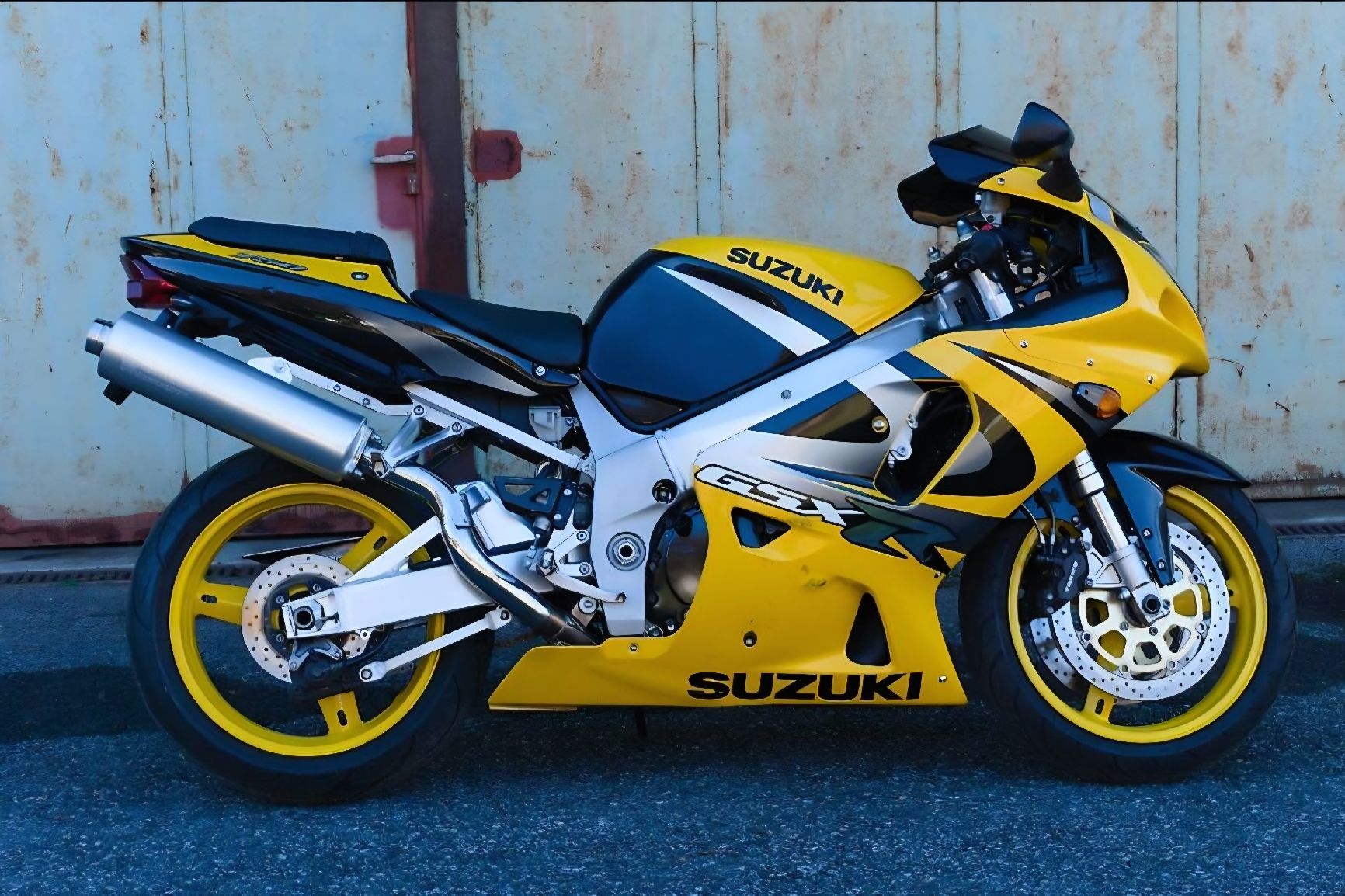 Suzuki Route: Suzuki GSX-R 750 – D'occasion à Purasca par Scetro 1