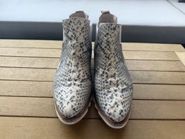 Stiefeletten im Schlangenleder-Look, Grösse 38