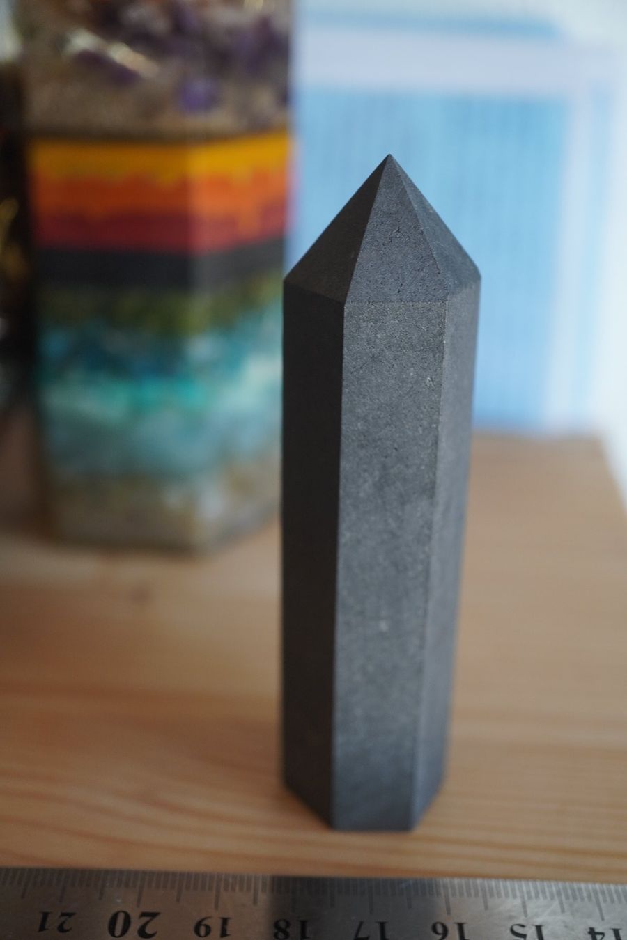 Minerali & Pietre curative: Schungit  Spitze     9.5cm – Nuovo e nell'imballaggio originale da Eschenbach SG venduto da craniums 7
