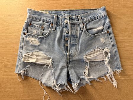 Levi's Premium Jeans Shorts, destroyed Look, W24, Sommer
