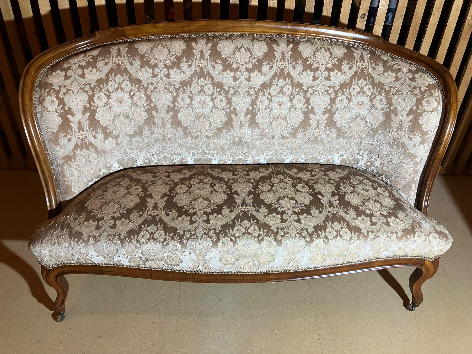 Divani: Antikes Sofa, Louis Philippe, Nussbaum, Velour de Chene – Usato da Bern venduto da MT-10