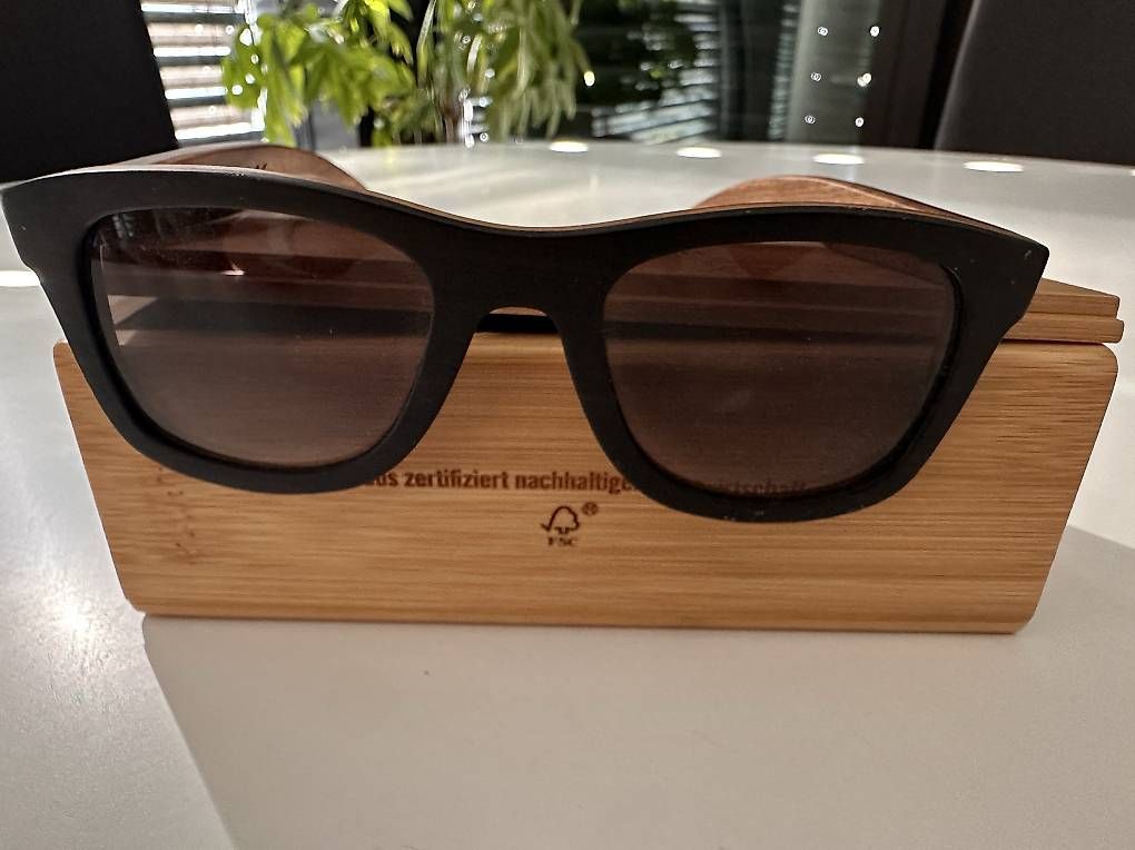 Occhiali & Lenti: Einstoffen Sonnenbrille CAT3 Herren  – Usato da Basel venduto da Emfie