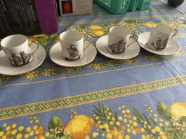 Lot de 4 tasses à café avec leurs soucoupes en porcelaine de