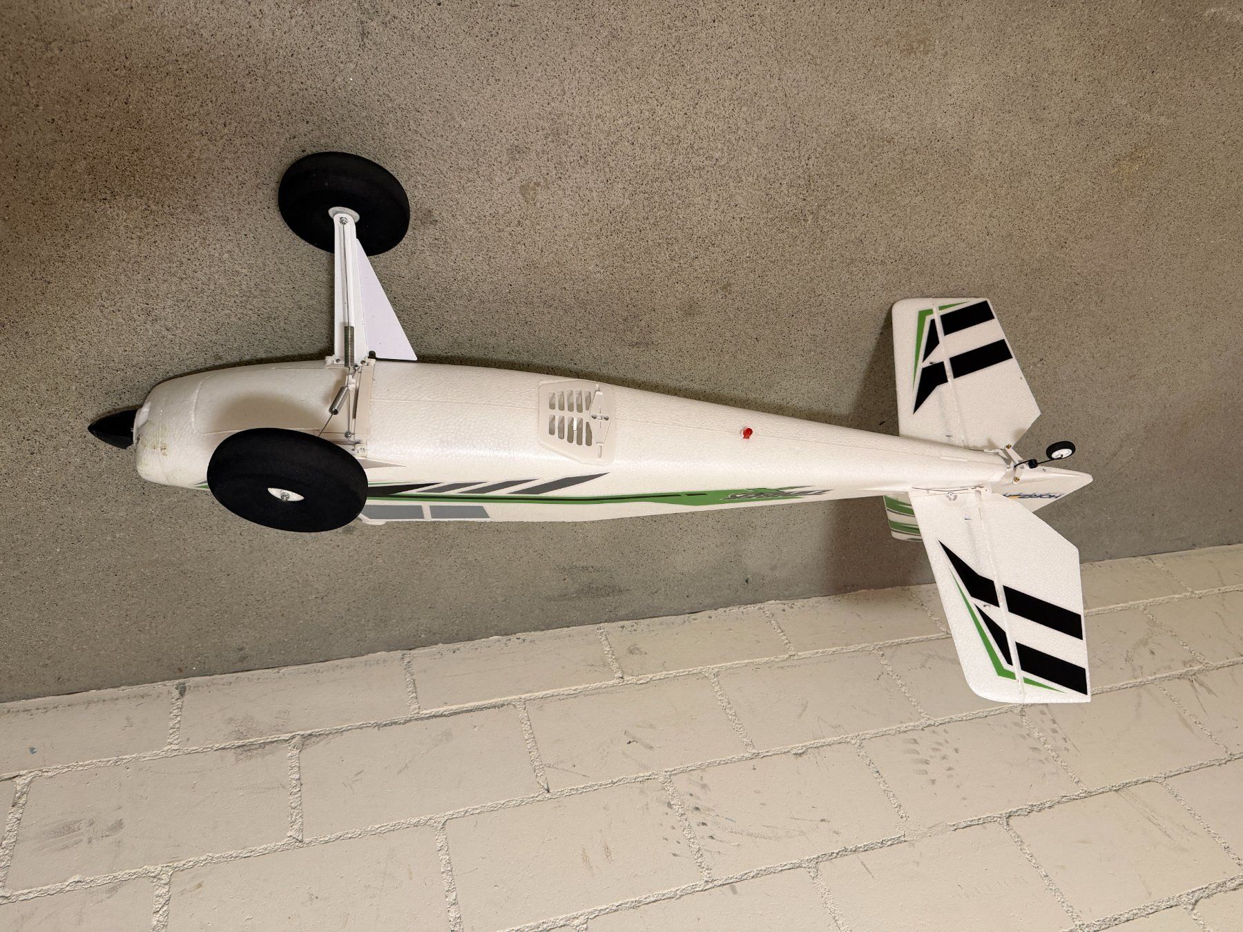 E-Flite Modellismo RC: E-Flite FLIEGER TIMBER X 1200mm – Difettoso da hünenberg See venduto da Dpch 1