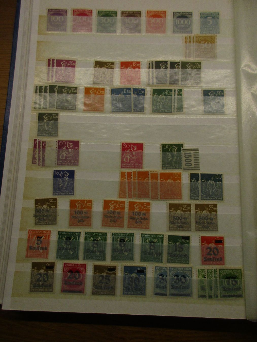 Tutti i francobolli: 500 Marken mit Album – Usato da Niederwil AG venduto da Cembalo 9