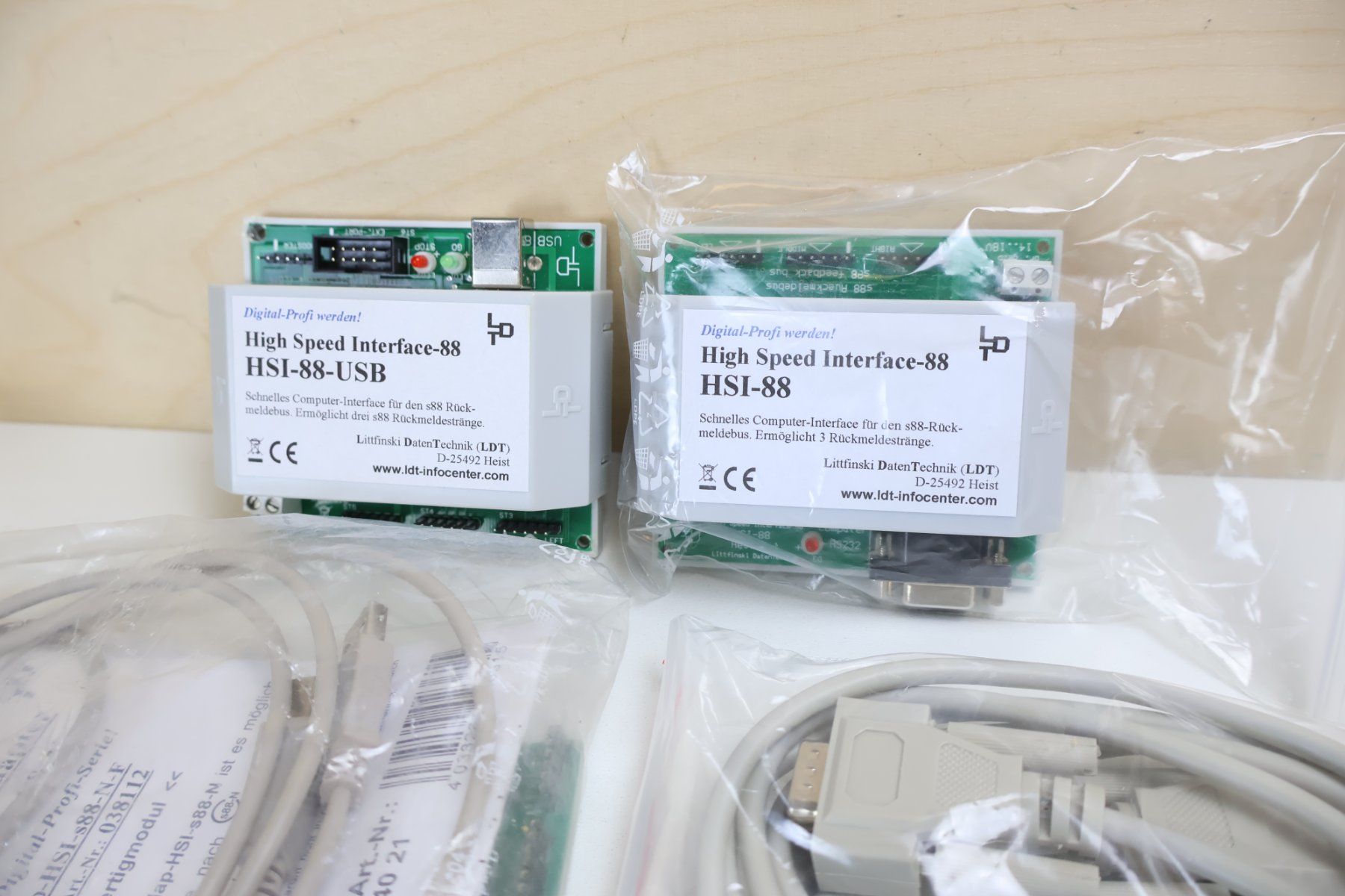 Modellini di ferrovie: Littfinski 2 x High Speed Interface Digital - NP: 260.- – Usato da Winterthur venduto da Monstera 2