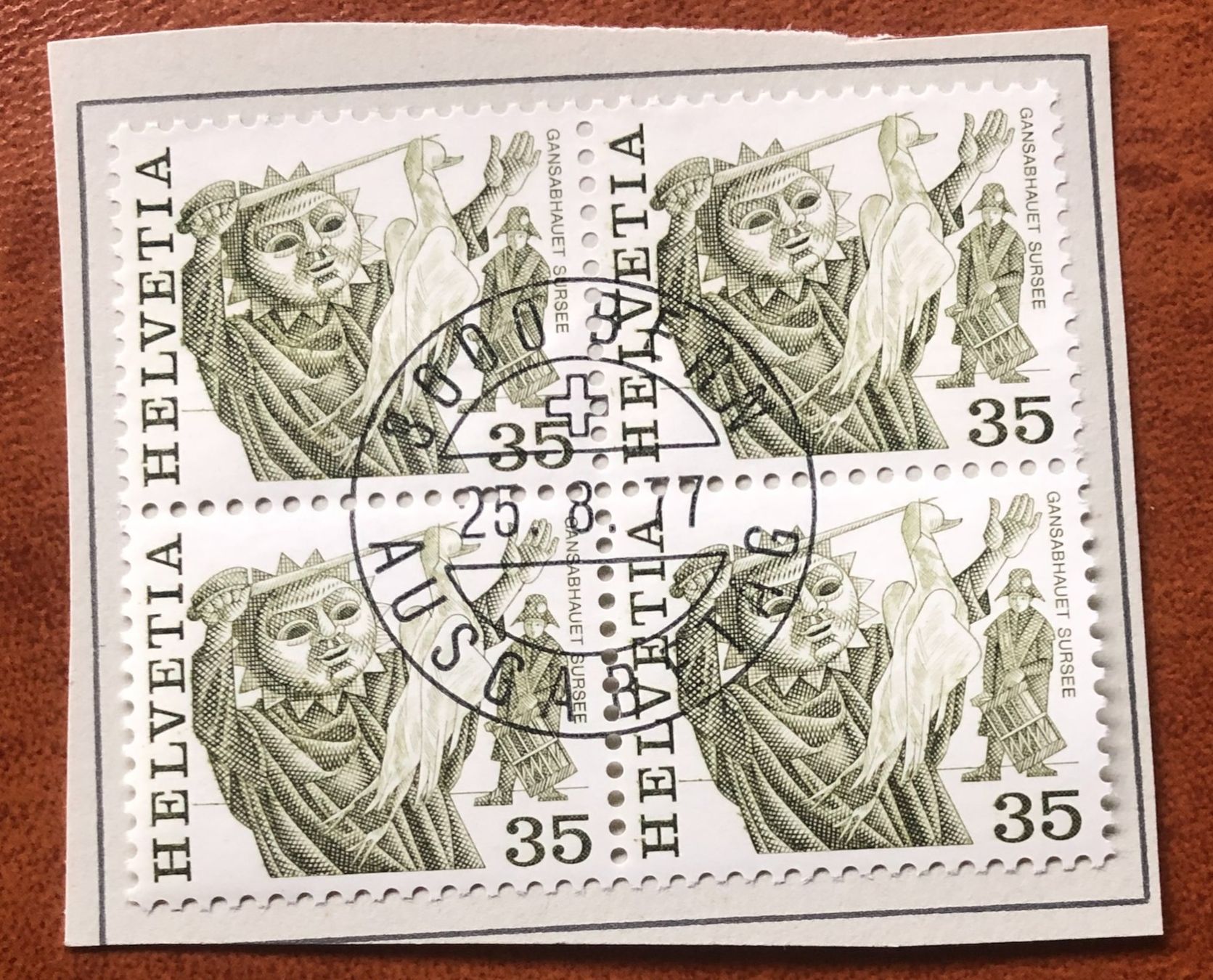 Tutti i francobolli: 4 er Block Nr.597 mit Papier Stempel Bern    – Usato da Aarau venduto da Billa007