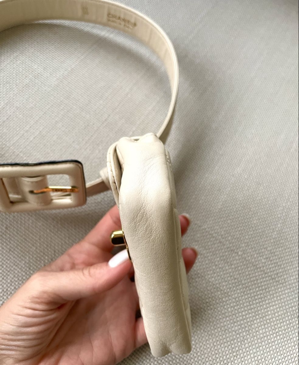 Chanel Borse da donna: Chanel vintage belt bag – Usato da Stäfa venduto da Nicole093 5