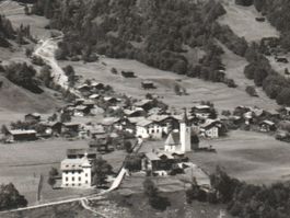 Klosters SERNEUS: Foto-AK Schmelz 1953
