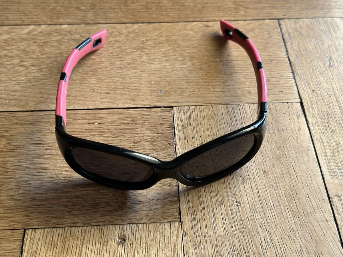 Brillen & Gläser: Sonnenbrille für Kinder – Gebraucht aus Allschwil von Maetthe