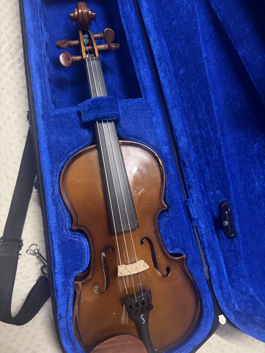 Strumenti musicali: Violin with case brown 4/4 size good condition – Usato da Basel venduto da cei_5scv