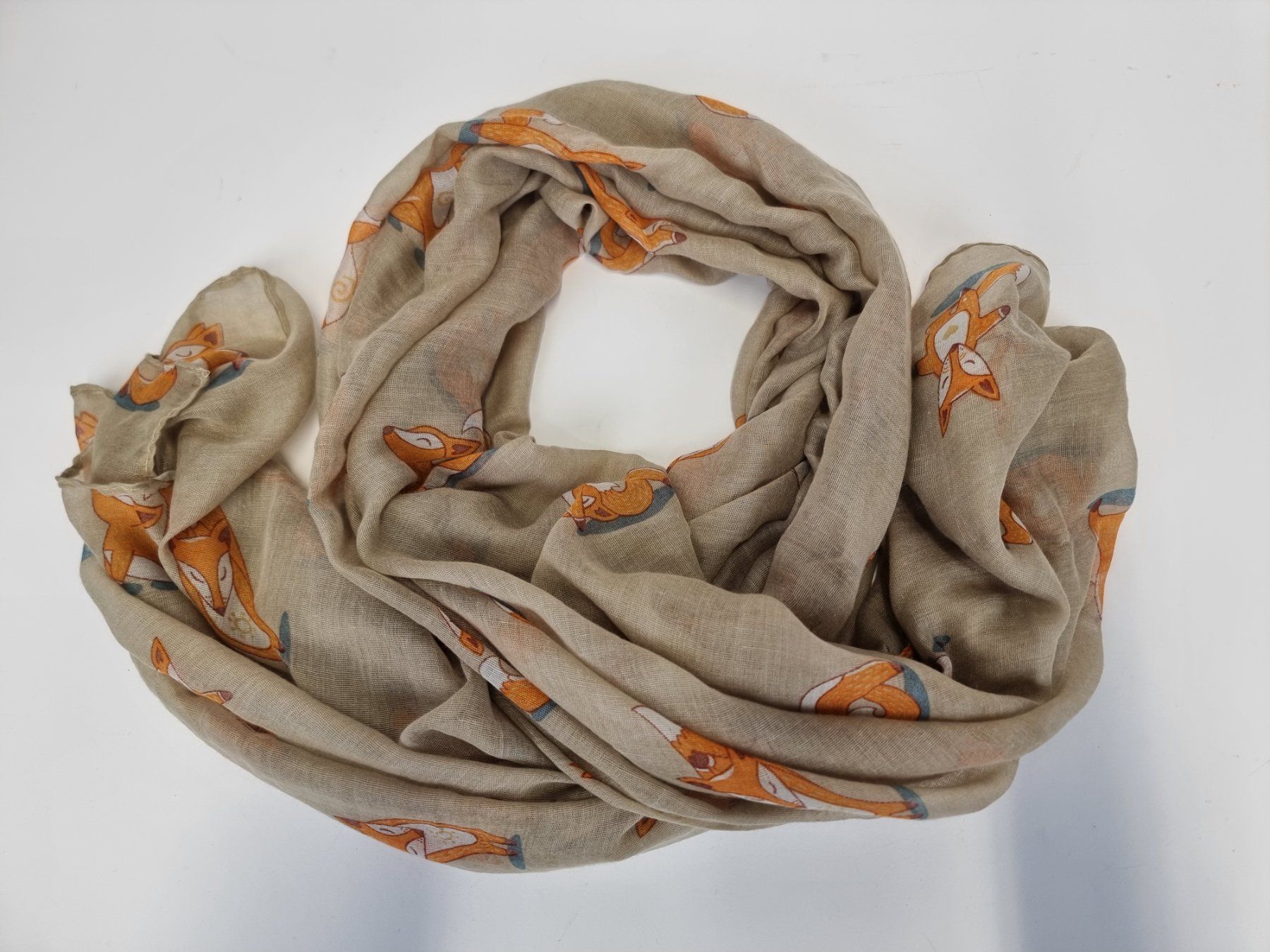Foulards, Tücher & Schals: Schal mit Füchse – Gebraucht aus Urtenen-Schönbühl von Restwert_Schoenbuehl 1