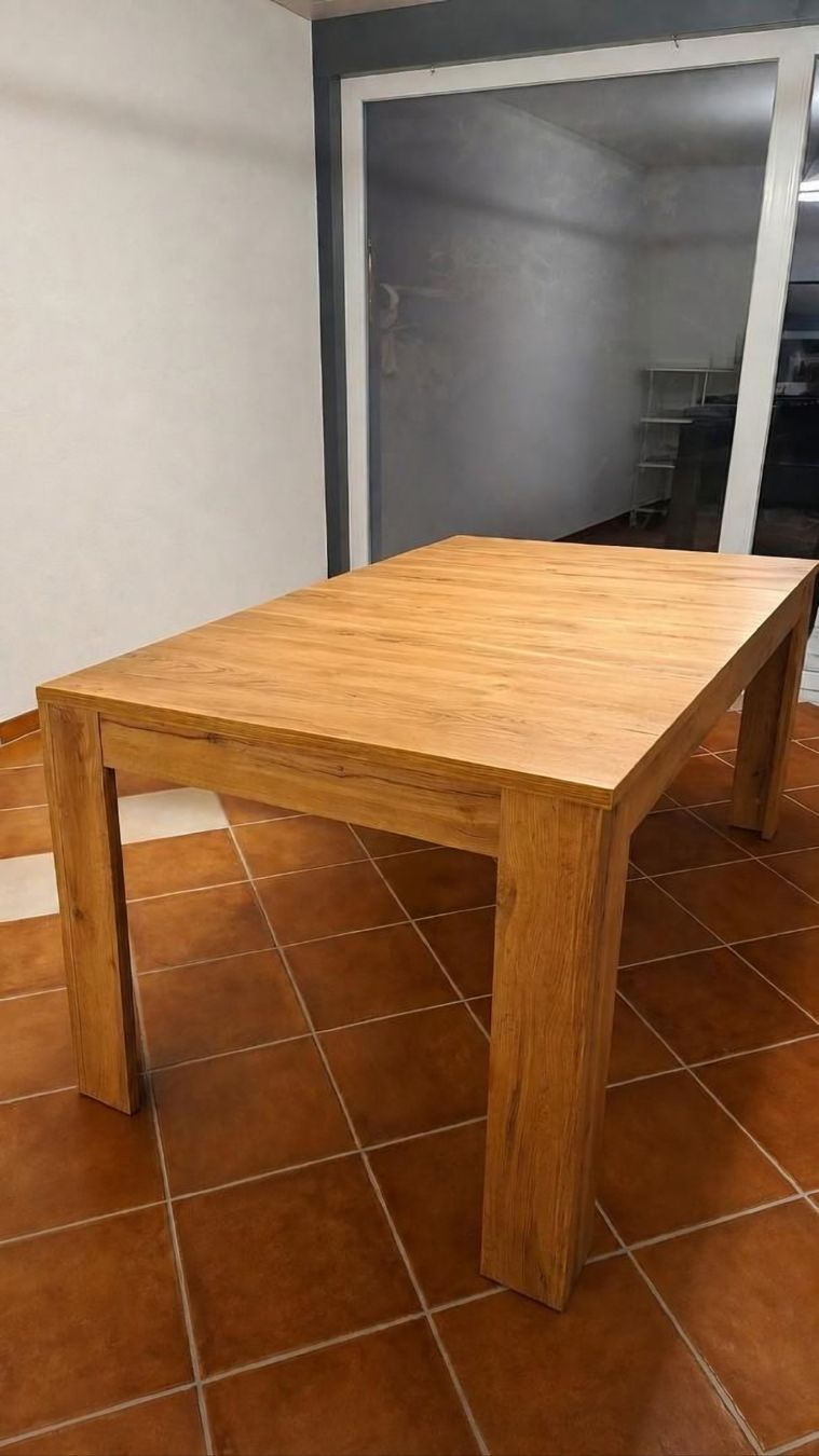 Tavoli: Table à manger – Usato da Poliez-le-Grand venduto da Jema03