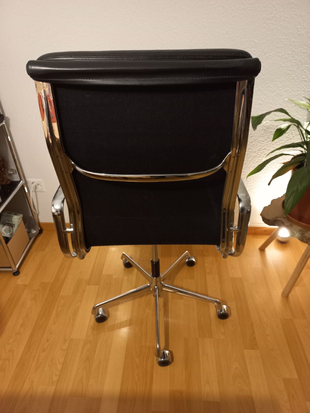 Vitra Sedie: Vintage Vitra Eams EA 219 – Usato da Rickenbach ZH venduto da nube68 2