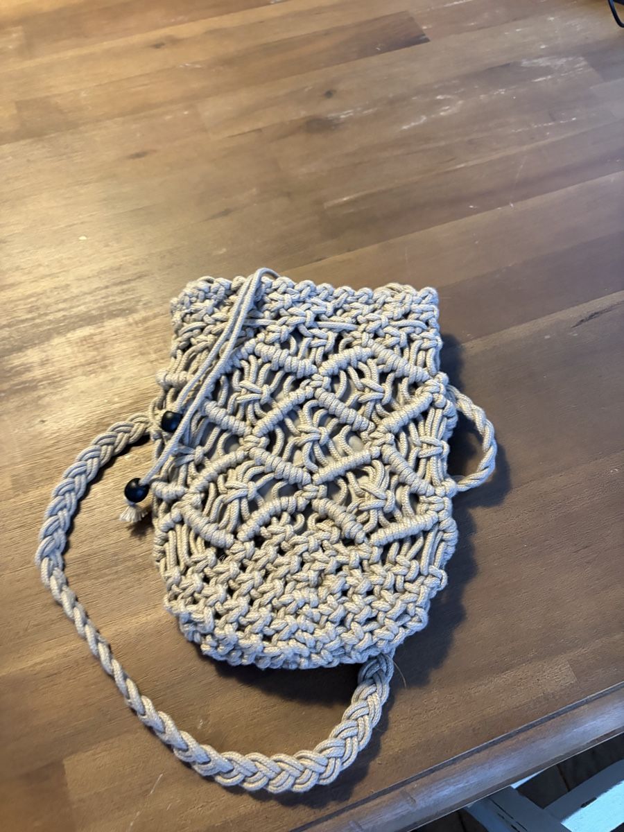 Lots de vêtements: 4 Winterpullis Tasche – D'occasion à Tagelswangen par Gizzmo..77 4