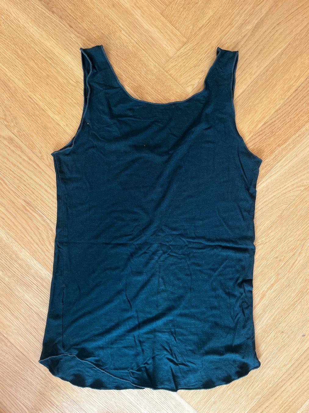 Top: Kowa Yoga Set Dunkelgrün – Usato da Zürich venduto da bretxo 2