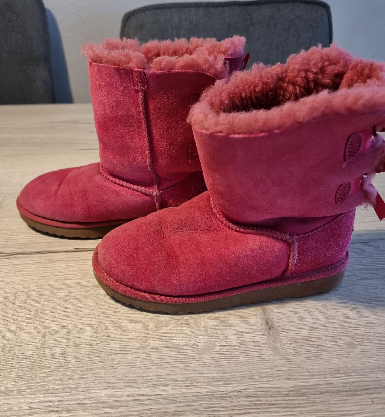 Ugg Chaussures filles: Bottes UGG rose – D'occasion à st-Léonard par Pegaze0