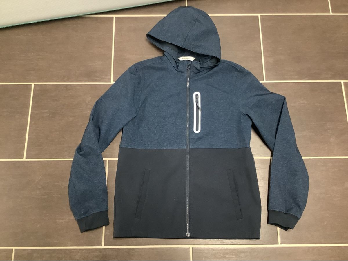 H&M Jacken & Mäntel: H&M Softshelljacke mit Kapuze blau Grösse 170 – Gebraucht aus Brugg AG von Sweety_pie