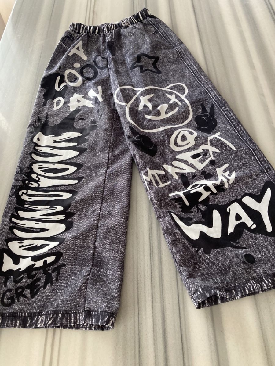Pantaloni: Hose mit Print Gr.134🔘 – Nuovo (secondo la descrizione) da Morschach venduto da leonie87