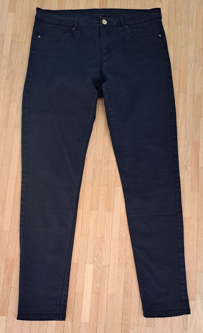 Pantaloni: Pantalon slim stretch – Usato da Le Mont-sur-Lausanne venduto da olatiu