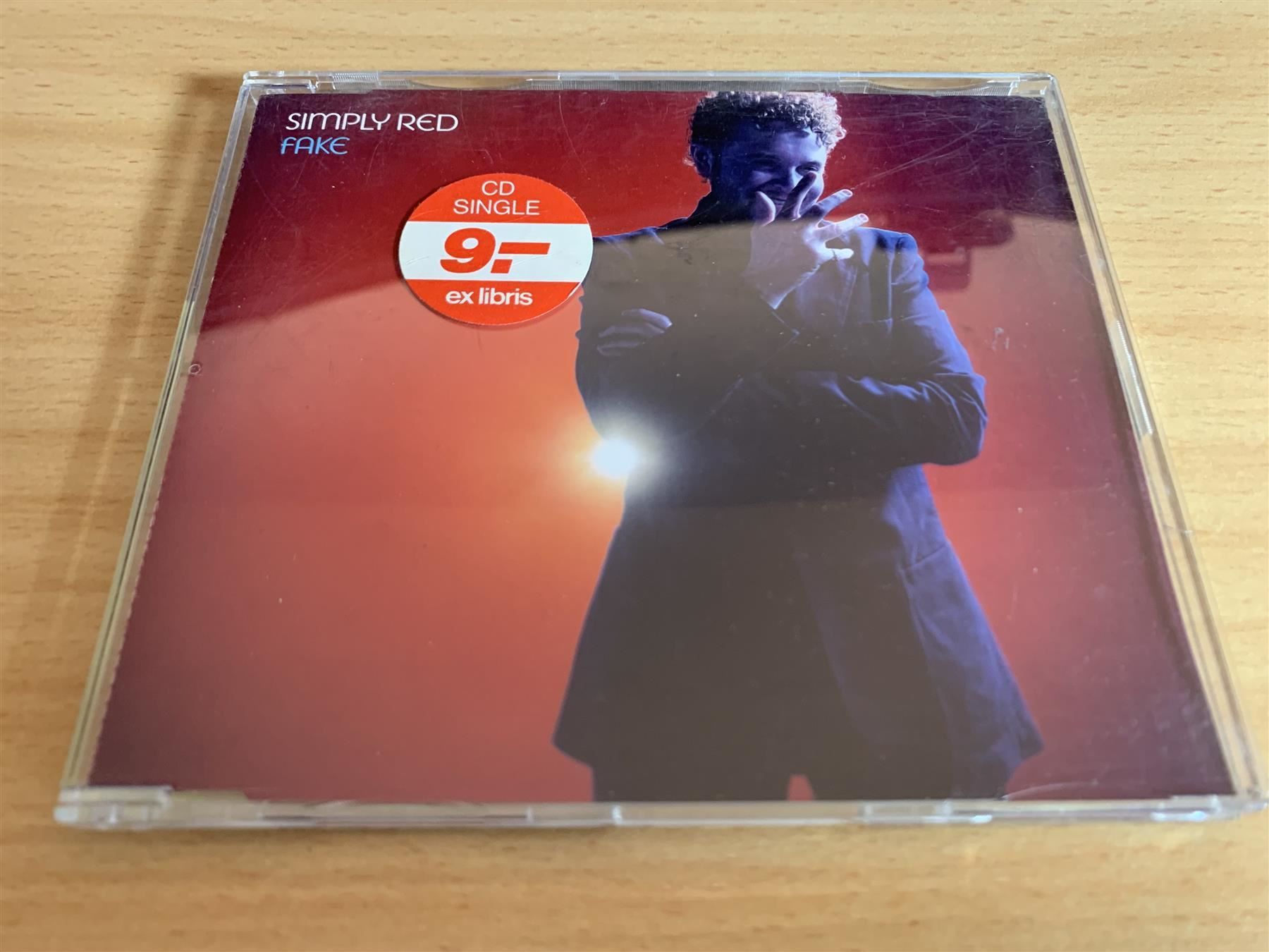CD: Simply Red – Fake – Usato da Rikon im Tösstal venduto da Alpenmutz