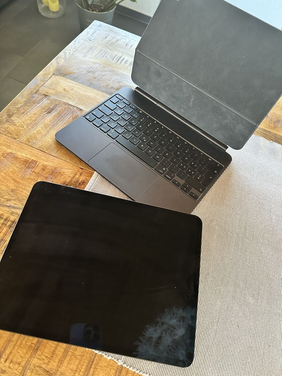 Apple Tablet PC: iPad Pro 13" M4 2024 256GB  – Gebraucht aus Mosnang von wut_n69f 1