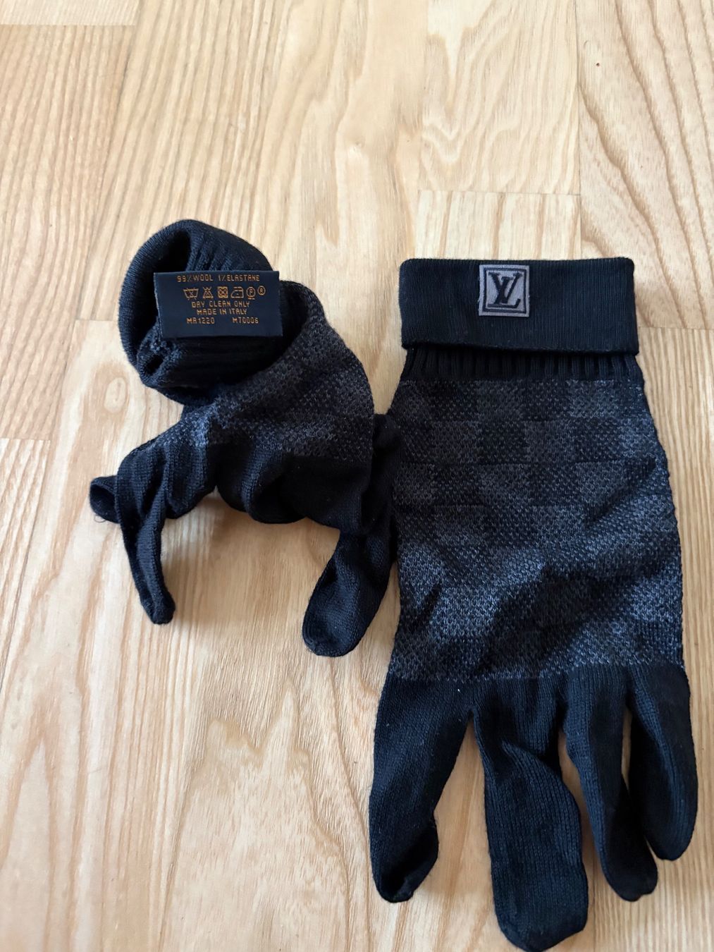 Louis Vuitton Handschuhe & Handstulpen: Louis Vuitton Herren Wollhandschuhe Monogram Full Set – Gebraucht aus Zürich von benji_o1986 3