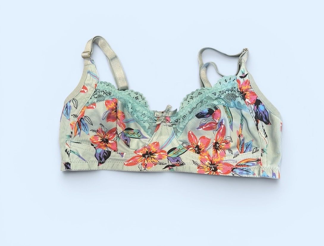 Altra biancheria intima: 3 BH Blumenmuster Grösse 75B NEU – Nuovo e nell'imballaggio originale da Mühledorf SO venduto da Dania77 2